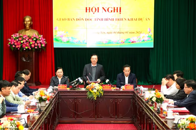 Đồng chí Đinh Tiến Dũng phát biểu kết luận buổi giao ban