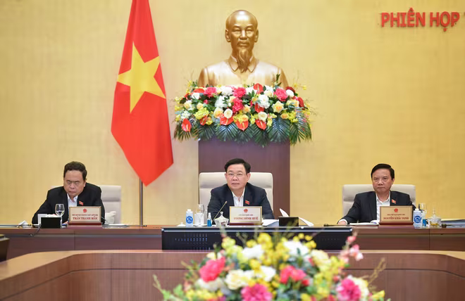 Chủ tịch Quốc hội Vương Đình Huệ phát biểu Chủ tịch Quốc hội Vương Đình Huệ phát biểu