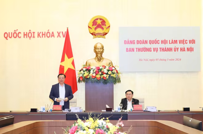 Bí thư Thành ủy Hà Nội Đinh Tiến Dũng phát biểu