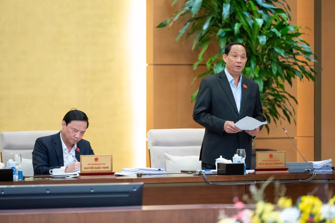 Phó Chủ tịch Quốc hội Trần Quang Phương phát biểu tại phiên họp Phó Chủ tịch Quốc hội Trần Quang Phương phát biểu tại phiên họp