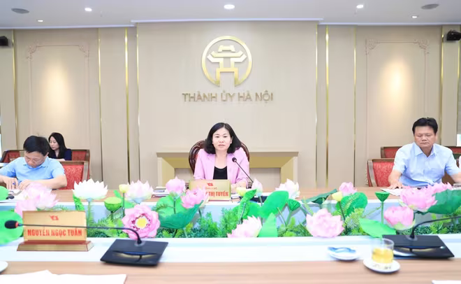 Phó Bí thư Thường trực Thành ủy Nguyễn Thị Tuyến phát biểu Phó Bí thư Thường trực Thành ủy Nguyễn Thị Tuyến phát biểu