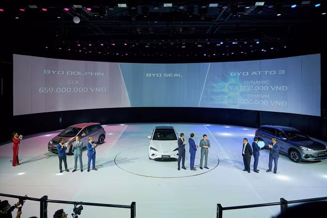 Khoảnh khắc công bố giá bán 3 mẫu xe điện của BYD tại Việt Nam