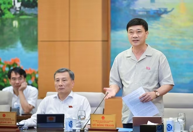 Chủ nhiệm Ủy ban Kinh tế Vũ Hồng Thanh góp ý luật Chủ nhiệm Ủy ban Kinh tế Vũ Hồng Thanh góp ý luật