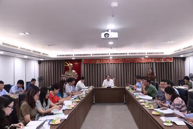 Quang cảnh phiên họp