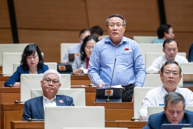 ĐBQH Hà Sỹ Đồng phát biểu ĐBQH Hà Sỹ Đồng phát biểu