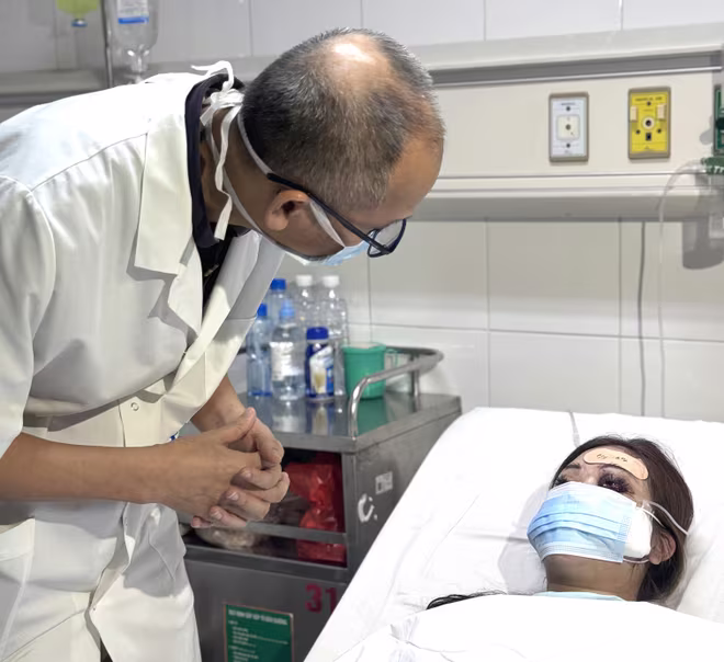 Nữ bệnh nhân bị mù mắt trái vì tiêm filler tại nhà Nữ bệnh nhân bị mù mắt trái vì tiêm filler tại nhà
