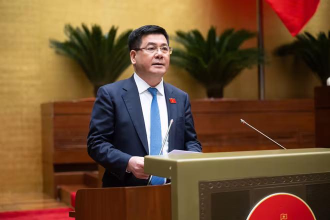Bộ trưởng Bộ Công Thương Nguyễn Hồng Diên trình bày Tờ trình tại Quốc hội Bộ trưởng Bộ Công Thương Nguyễn Hồng Diên trình bày Tờ trình tại Quốc hội