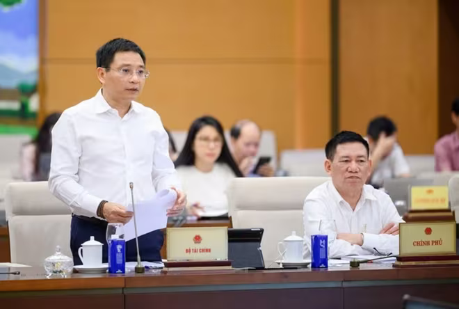 Bộ trưởng Bộ Tài chính Nguyễn Văn Thắng báo cáo tại phiên họp Bộ trưởng Bộ Tài chính Nguyễn Văn Thắng báo cáo tại phiên họp