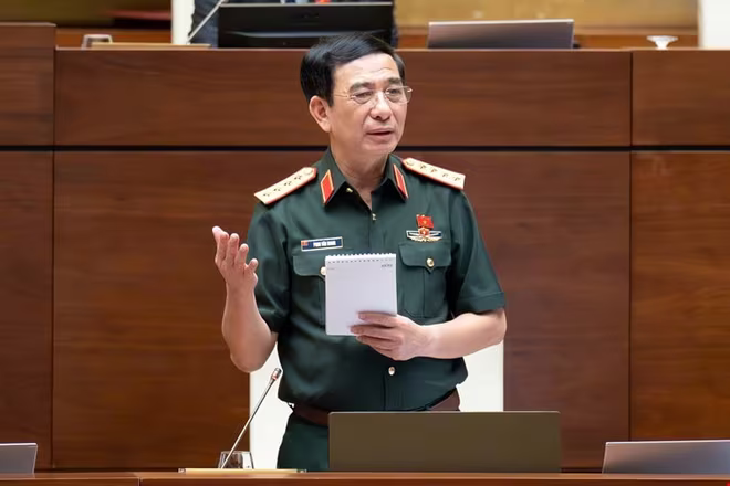 Đại tướng Phan Văn Giang, Bộ trưởng Bộ Quốc phòng phát biểu tại Quốc hội Đại tướng Phan Văn Giang, Bộ trưởng Bộ Quốc phòng phát biểu tại Quốc hội
