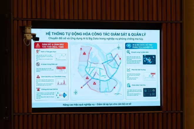 ĐBQH xem video hình ảnh giới thiệu do Bộ Công an thực hiện
