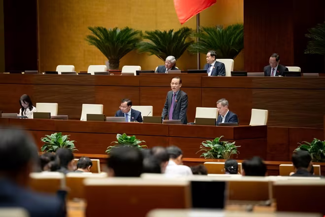 Quang cảnh phiên thảo luận ở Quốc hội chiều 26-11