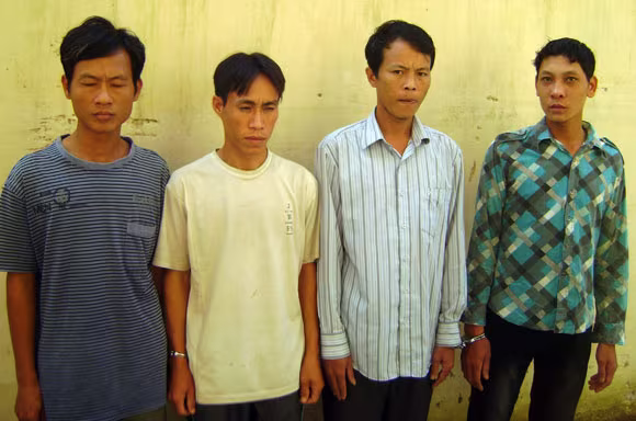 Các đối tượng trong ổ nhóm trộm cắp xe máy bị bắt giữ ngày 14 và 15-11-2011 Các đối tượng trong ổ nhóm trộm cắp xe máy bị bắt giữ ngày 14 và 15-11-2011