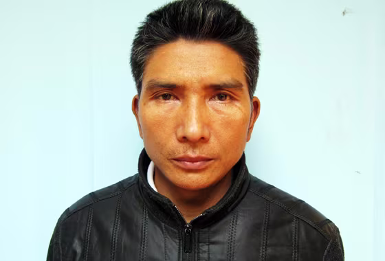 Đối tượng Khuất Văn Tục tại cơ quan điều tra và con dao dùng để đâm anh Lê Văn Phương