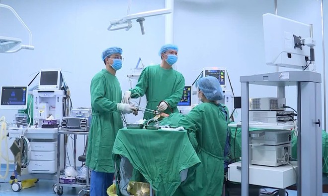 Một ca mổ tại Bệnh viện Ung bướu tỉnh Thanh Hóa