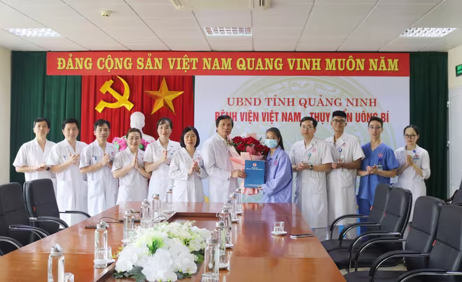 Người bệnh ghép thận đầu tiên tại Bệnh viện Việt Nam - Thụy Điển Uông Bí xuất viện Người bệnh ghép thận đầu tiên tại Bệnh viện Việt Nam - Thụy Điển Uông Bí xuất viện