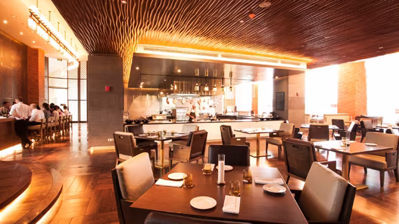 Nhà hàng French Grill trong khuôn viên khách sạn JW Marriott Hanoi Nhà hàng French Grill trong khuôn viên khách sạn JW Marriott Hanoi
