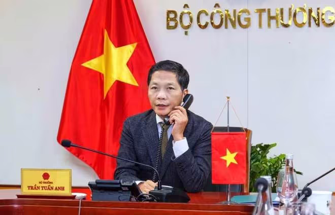 Bộ trưởng Bộ Công Thương Trần Tuấn Anh điện đàm với với Trưởng đại diện Thương mại Mỹ (USTR) Robert Lighthizer đêm 7/1 Bộ trưởng Bộ Công Thương Trần Tuấn Anh điện đàm với với Trưởng đại diện Thương mại Mỹ (USTR) Robert Lighthizer đêm 7/1
