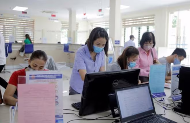 Đẩy mạnh thực hiện dịch vụ công trực tuyến phục vụ người dân Đẩy mạnh thực hiện dịch vụ công trực tuyến phục vụ người dân