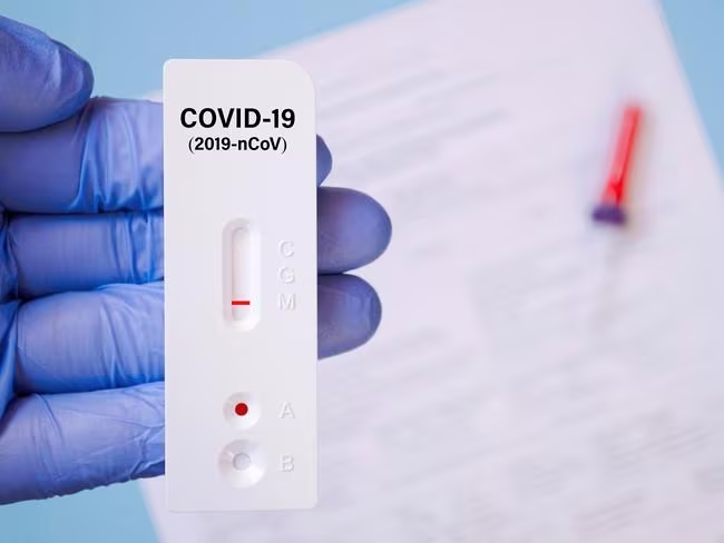 Người dân không nên mua sản phẩm test Covid-19 nhanh trôi nổi