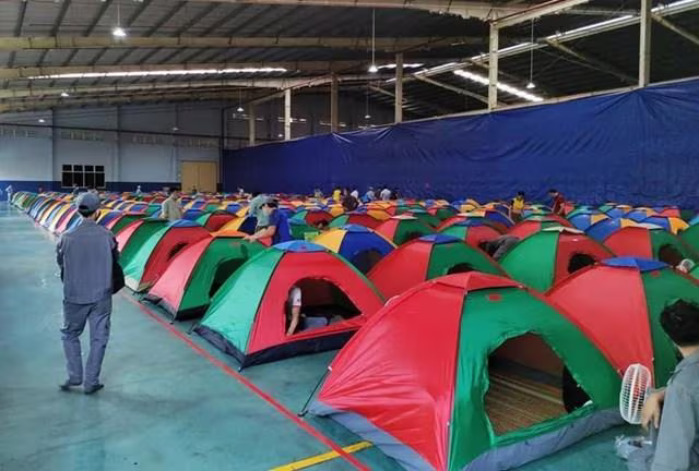 Doanh nghiệp thực hiện "3 tại chỗ" nhưng gặp nhiều khó khăn Doanh nghiệp thực hiện "3 tại chỗ" nhưng gặp nhiều khó khăn