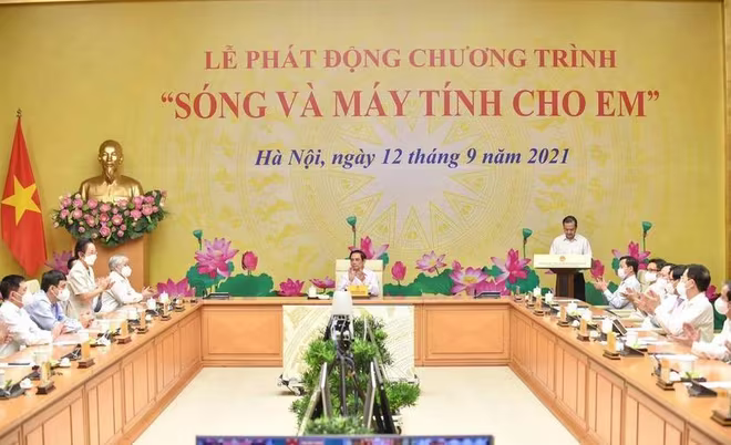 "Sóng và máy tính cho trẻ em" là chương trình ý nghĩa, để không trẻ em nào bị bỏ lại phía sau "Sóng và máy tính cho trẻ em" là chương trình ý nghĩa, để không trẻ em nào bị bỏ lại phía sau