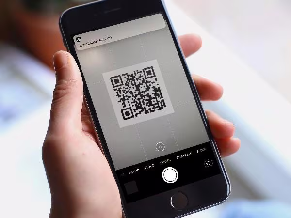 Thêm nhiều điểm bán hàng, người dân quét mã QR Thêm nhiều điểm bán hàng, người dân quét mã QR