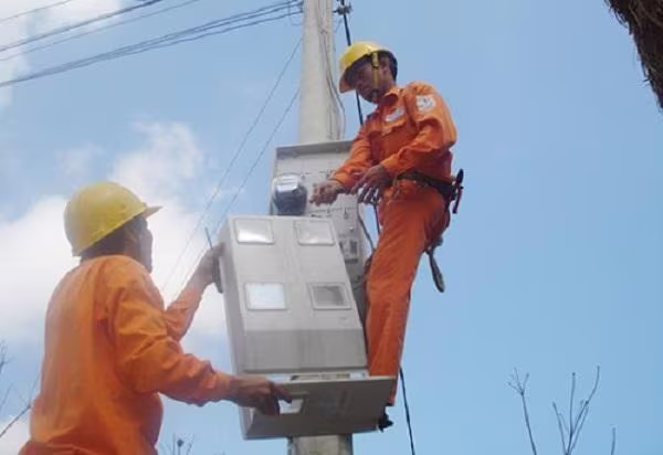 Công tơ điện tử sẽ thay thế công tơ cũ Công tơ điện tử sẽ thay thế công tơ cũ