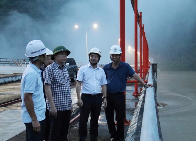 Đoàn công tác của Bộ Công Thương kiểm tra thủy điện Bản Vẽ