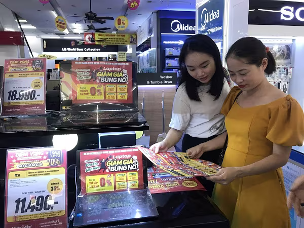 Người tiêu dùng được ưu đãi trong ngày hội khuyến mại Người tiêu dùng được ưu đãi trong ngày hội khuyến mại