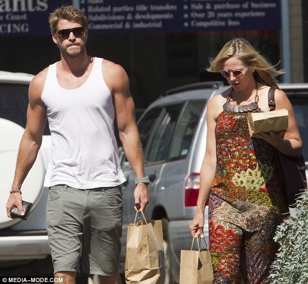 Miley Cyrus cố gắng giải thích về việc chia tay Liam Hemsworth ảnh 2 Miley Cyrus cố gắng giải thích về việc chia tay Liam Hemsworth ảnh 2