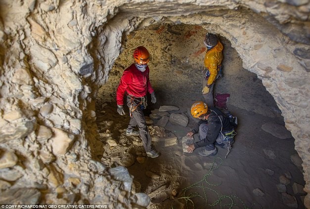 Phát hiện hàng ngàn hang động nhân tạo trong dãy Himalaya ảnh 9 Phát hiện hàng ngàn hang động nhân tạo trong dãy Himalaya ảnh 9
