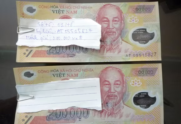 Phát hiện gần 30 triệu đồng tiền giả ảnh 2 Phát hiện gần 30 triệu đồng tiền giả ảnh 2