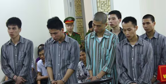 Giảng hòa bất thành, gọi "đàn anh" mang cả bao tải đao kiếm truy sát đối phương ảnh 1 Giảng hòa bất thành, gọi "đàn anh" mang cả bao tải đao kiếm truy sát đối phương ảnh 1