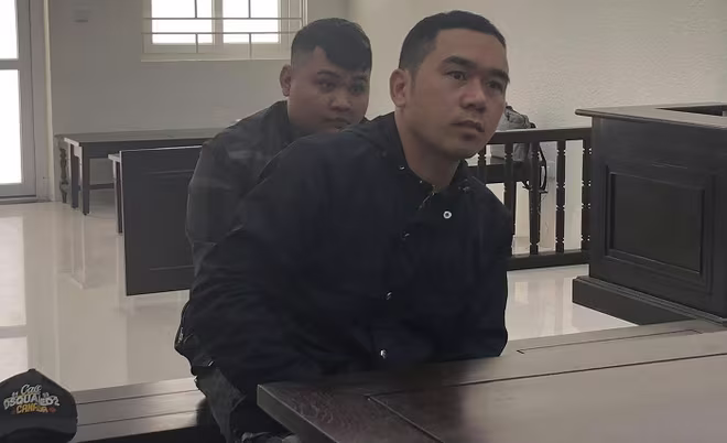 Tạ Quang Vững và đồng bị tại phiên tòa phúc thẩm. Tạ Quang Vững và đồng bị tại phiên tòa phúc thẩm.