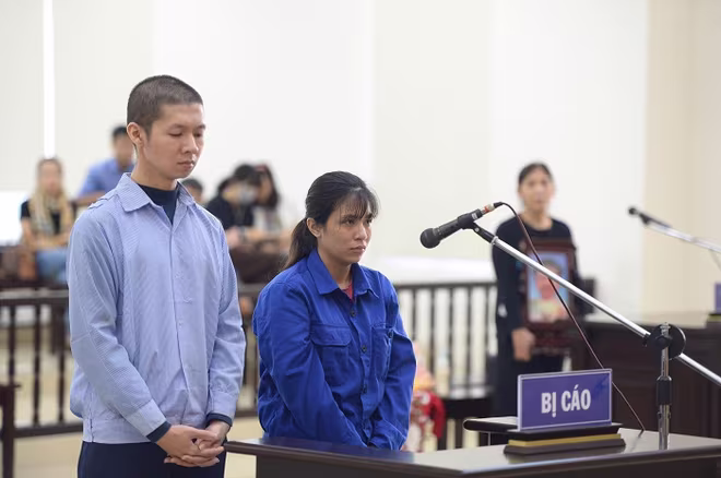 Cặp vợ chồng sát hại bé gái 3 tuổi bị đưa ra xét xử tại phiên tòa. Cặp vợ chồng sát hại bé gái 3 tuổi bị đưa ra xét xử tại phiên tòa.