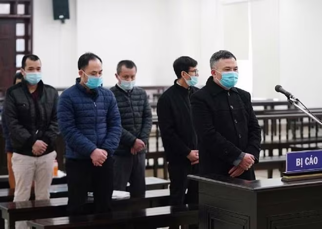 "Trùm" đa cấp Liên kết Việt Lê Xuân Giang và đòng phạm. "Trùm" đa cấp Liên kết Việt Lê Xuân Giang và đòng phạm.