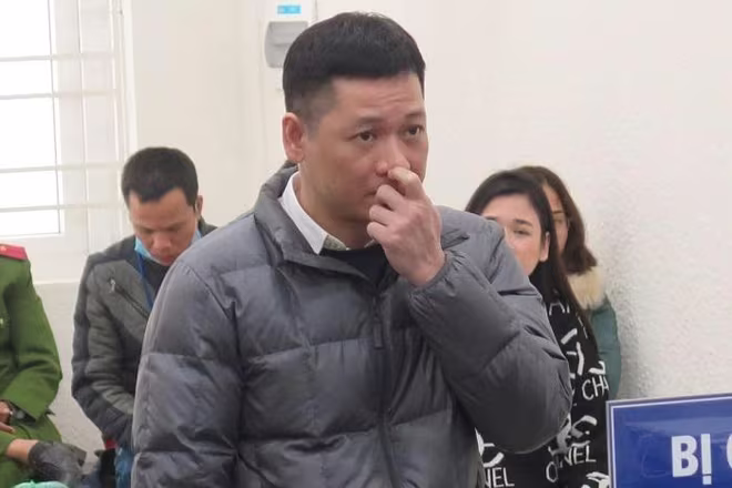 Phan Thế Thành bị đưa ra xét xử tại phiên tòa.