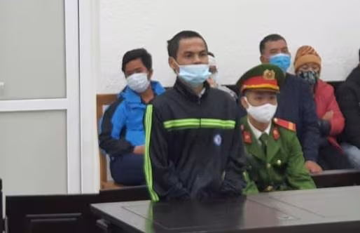 Phạm Văn Sinh tại phiên tòa trả hồ sơ điều tra bổ sung. Phạm Văn Sinh tại phiên tòa trả hồ sơ điều tra bổ sung.