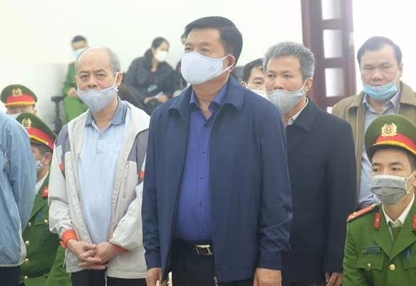 Bị cáo Đinh La Thăng và các bị cáo liên quan tại phiên tòa. Bị cáo Đinh La Thăng và các bị cáo liên quan tại phiên tòa.