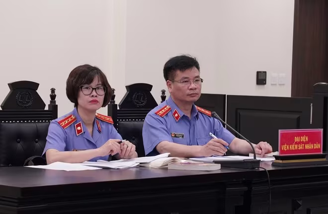 Đại diện Viện KSND TP Hà Nội tham gia vụ án. Đại diện Viện KSND TP Hà Nội tham gia vụ án.