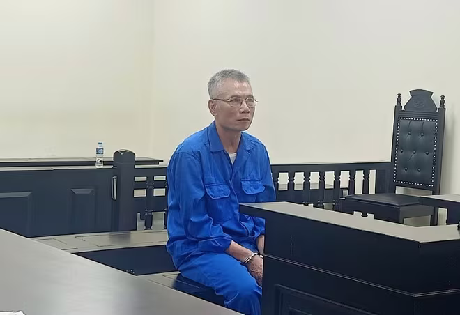 Nguyễn Văn Liêm bị đưa ra xét xử tại phiên tòa. Nguyễn Văn Liêm bị đưa ra xét xử tại phiên tòa.