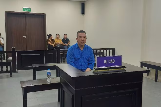 Vũ Ngọc Linh bi đưa ra xét xử tại phiên tòa. Vũ Ngọc Linh bi đưa ra xét xử tại phiên tòa.