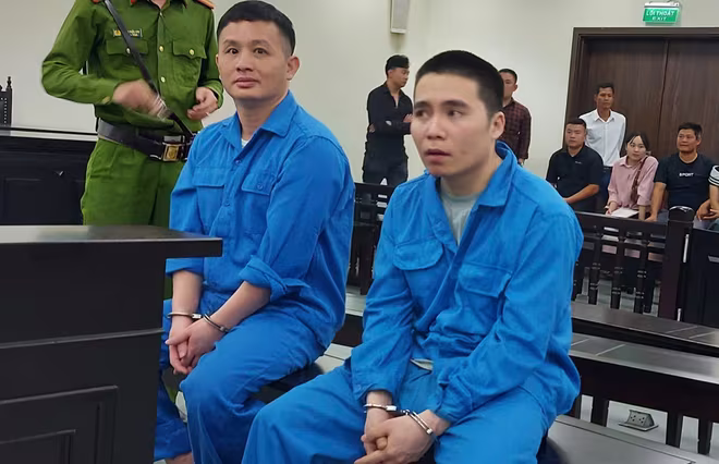 Bộ đôi lừa đảo cấp "sổ đỏ" bị đưa ra xét xử tại phiên tòa Bộ đôi lừa đảo cấp "sổ đỏ" bị đưa ra xét xử tại phiên tòa