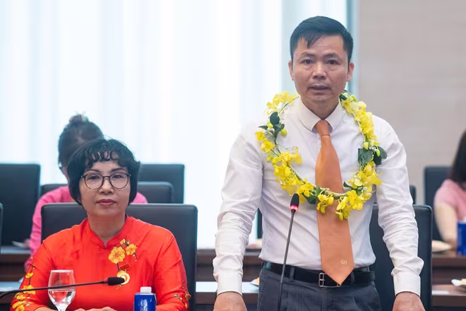 Ông Phạm Hùng Phương, đại diện đến từ Tổng Công ty CP Dịch vụ Kỹ thuật Dầu khí Việt Nam (PTSC): những đột phá trong chính sách đã hỗ trợ rất lớn cho phát triển công nghiệp, năng lượng, đặc biệt là năng lượng tái tạo Ông Phạm Hùng Phương, đại diện đến từ Tổng Công ty CP Dịch vụ Kỹ thuật Dầu khí Việt Nam (PTSC): những đột phá trong chính sách đã hỗ trợ rất lớn cho phát triển công nghiệp, năng lượng, đặc biệt là năng lượng tái tạo