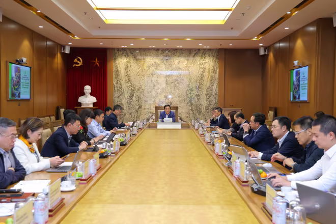 Tổng Giám đốc Petrovietnam Lê Ngọc Sơn chủ trì cuộc họp giao ban CEO tháng 12/2025. Tổng Giám đốc Petrovietnam Lê Ngọc Sơn chủ trì cuộc họp giao ban CEO tháng 12/2025.