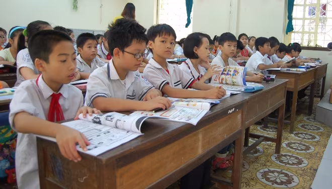 Dạy tiếng Anh tiểu học - mỗi trường thu một mức Dạy tiếng Anh tiểu học - mỗi trường thu một mức