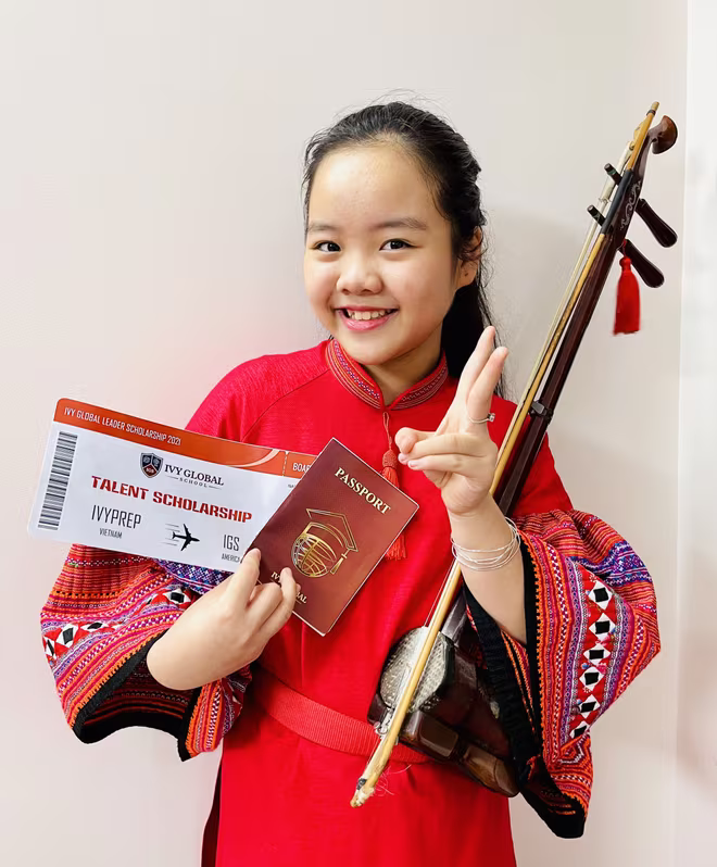 Vũ Minh Hằng với cây đàn nhị tham dự nhiều sự kiện lớn Vũ Minh Hằng với cây đàn nhị tham dự nhiều sự kiện lớn