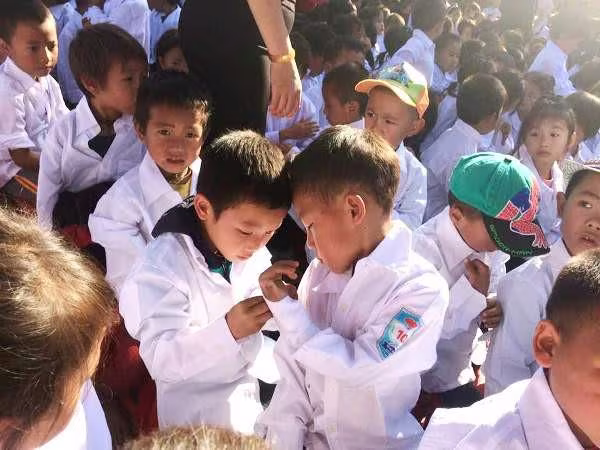 Học sinh nhiều tỉnh miền múi phía Bắc chưa thể đến trường vì đợt rét đậm, rét hại kéo dài