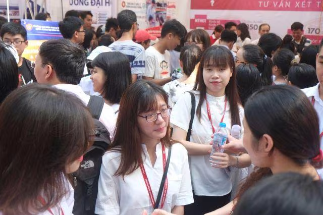 Ngày 25-3, Bộ GD-ĐT họp với hơn 300 trường ĐH, CĐ để bàn về đổi mới công tác tuyển sinh năm 2021 Ngày 25-3, Bộ GD-ĐT họp với hơn 300 trường ĐH, CĐ để bàn về đổi mới công tác tuyển sinh năm 2021