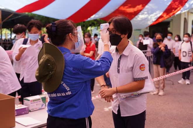 Đề thi Toán chuyên KHTN được nhận định khó với thí sinh khi phổ điểm chỉ từ 5 đến 5,5 điểm Đề thi Toán chuyên KHTN được nhận định khó với thí sinh khi phổ điểm chỉ từ 5 đến 5,5 điểm